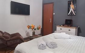 Cozy Studio In Noble House Main Square